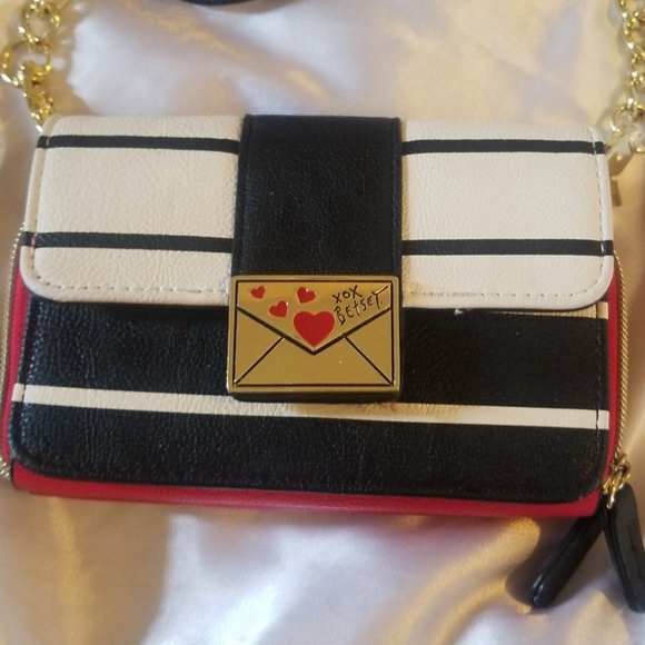 Betsey Johnson  cross body - Picture 3 of 8